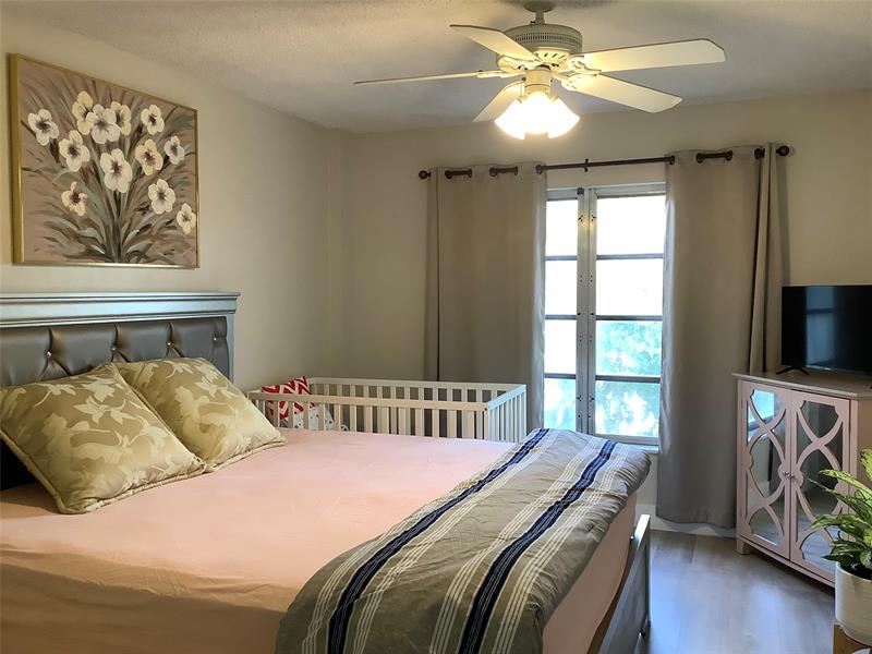 Image 15 of 25 For 4174 Inverrary Dr  203