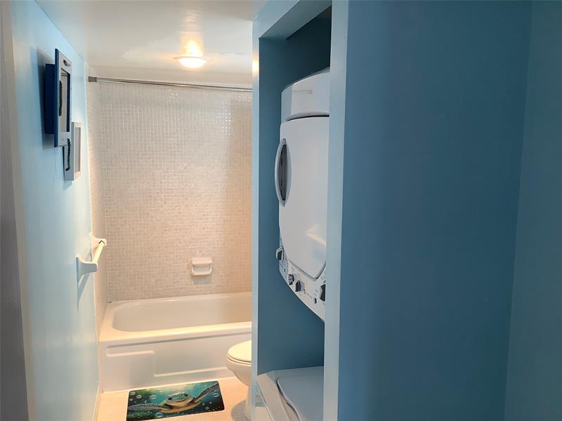 Image 20 of 25 For 4174 Inverrary Dr  203