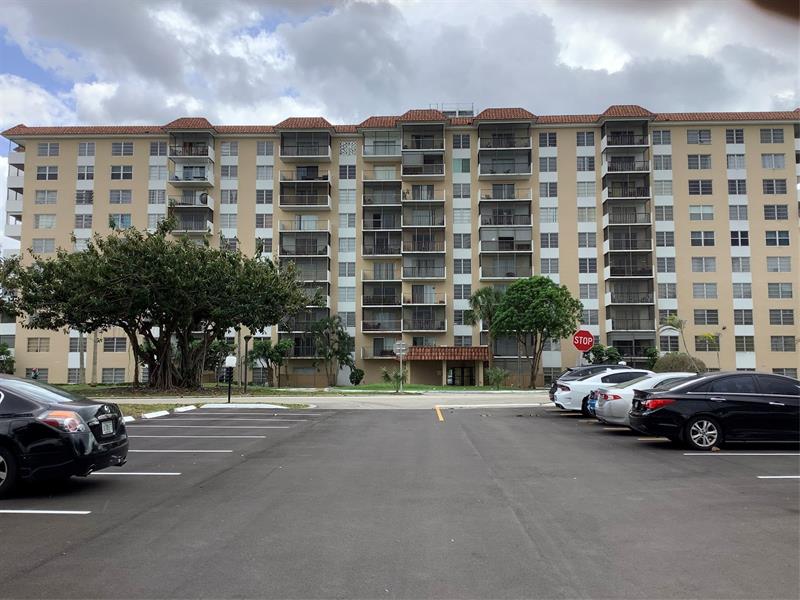 Image 25 of 25 For 4174 Inverrary Dr  203