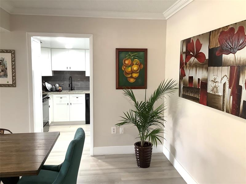 Image 6 of 25 For 4174 Inverrary Dr  203