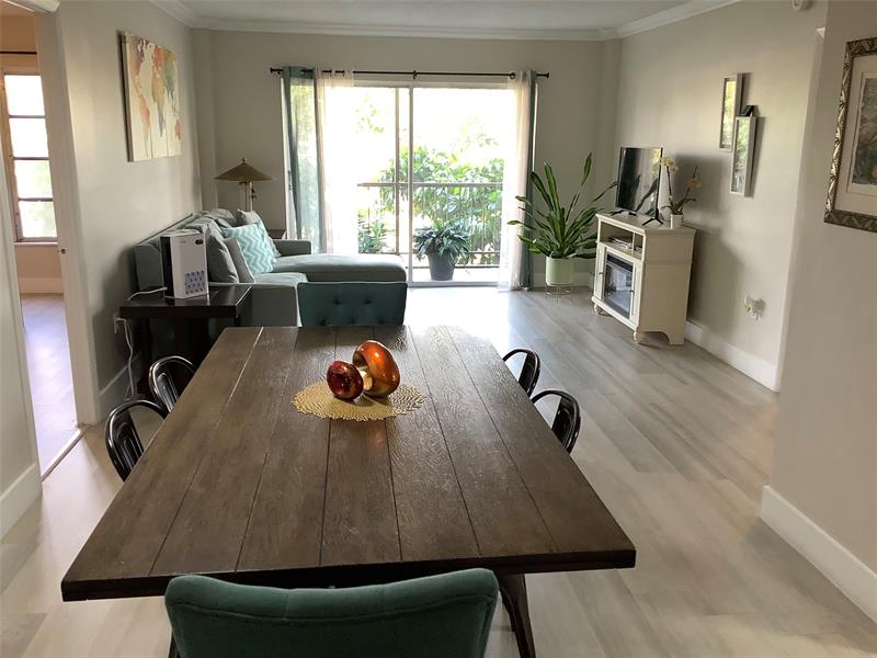 Image 9 of 25 For 4174 Inverrary Dr  203