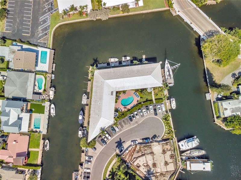 Image 38 of 39 For 535 Hendricks Isle  305