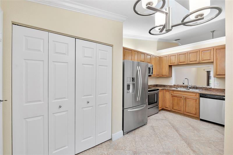 Image 11 of 43 For 120 Sausalito Dr