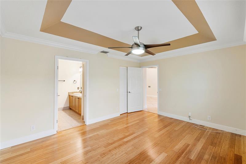 Image 21 of 43 For 120 Sausalito Dr