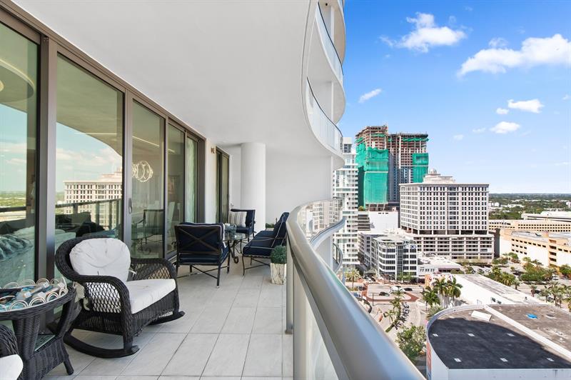 Image 15 of 54 For 100 Las Olas Blvd  1901