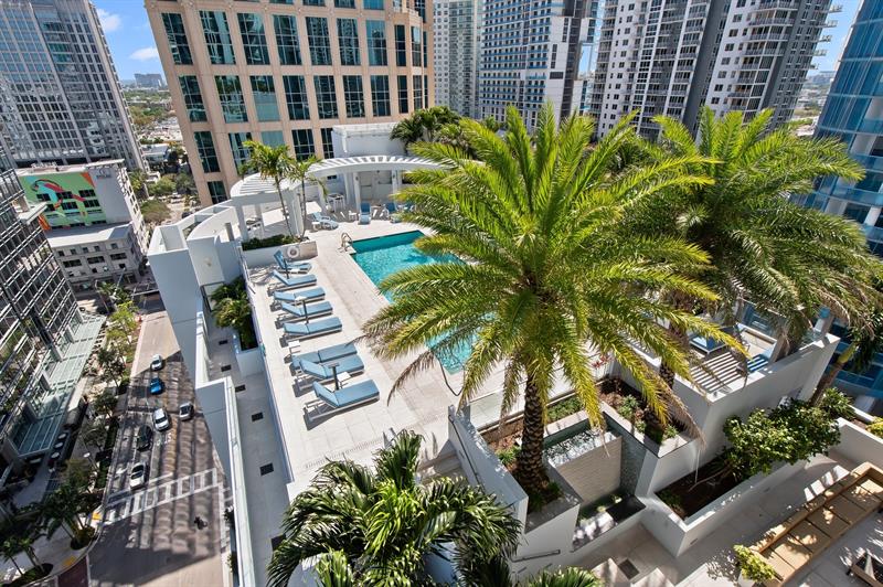 Image 16 of 54 For 100 Las Olas Blvd  1901