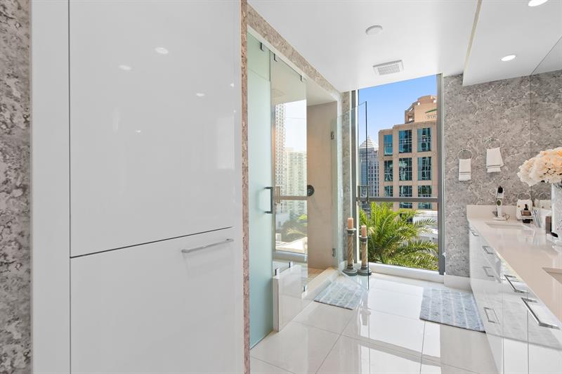 Image 20 of 54 For 100 Las Olas Blvd  1901