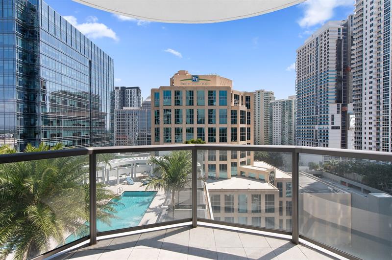 Image 24 of 54 For 100 Las Olas Blvd  1901