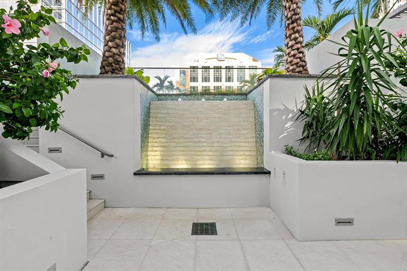 Image 32 of 54 For 100 Las Olas Blvd  1901