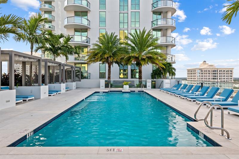Image 33 of 54 For 100 Las Olas Blvd  1901