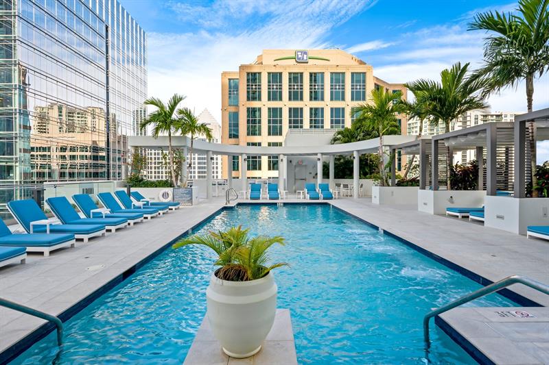 Image 34 of 54 For 100 Las Olas Blvd  1901