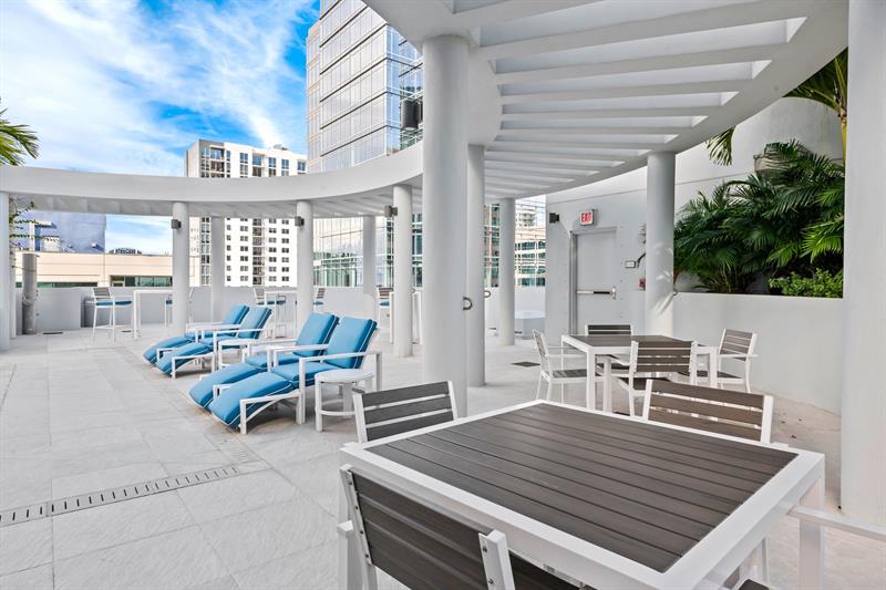 Image 36 of 54 For 100 Las Olas Blvd  1901