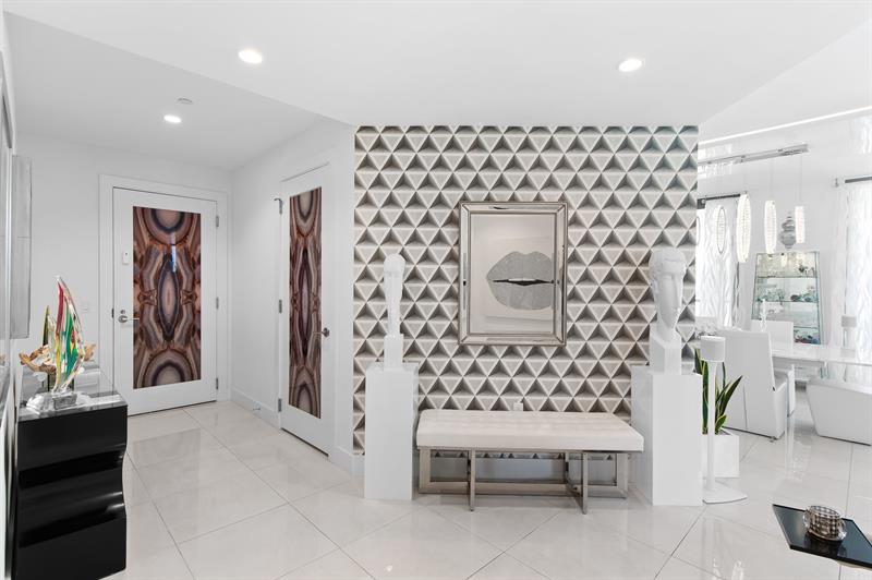 Image 4 of 54 For 100 Las Olas Blvd  1901