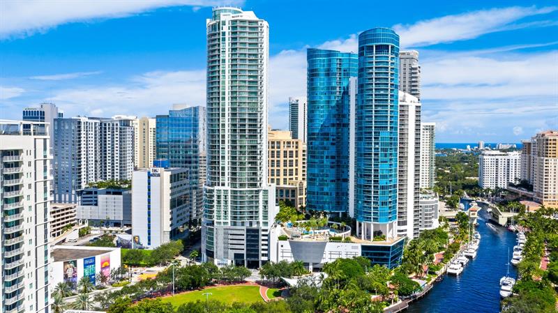Image 51 of 54 For 100 Las Olas Blvd  1901
