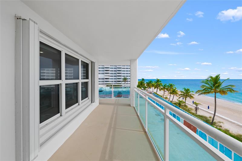 Image 65 of 90 For 3900 Galt Ocean Dr  317