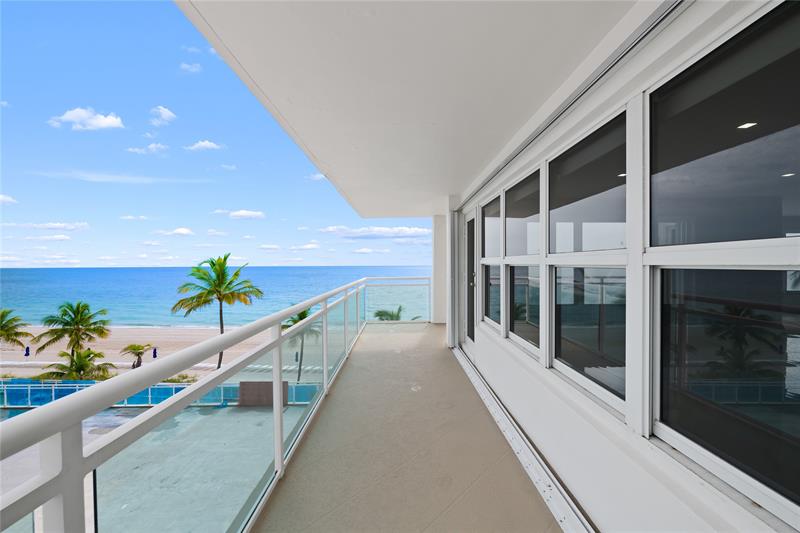 Image 70 of 90 For 3900 Galt Ocean Dr  317