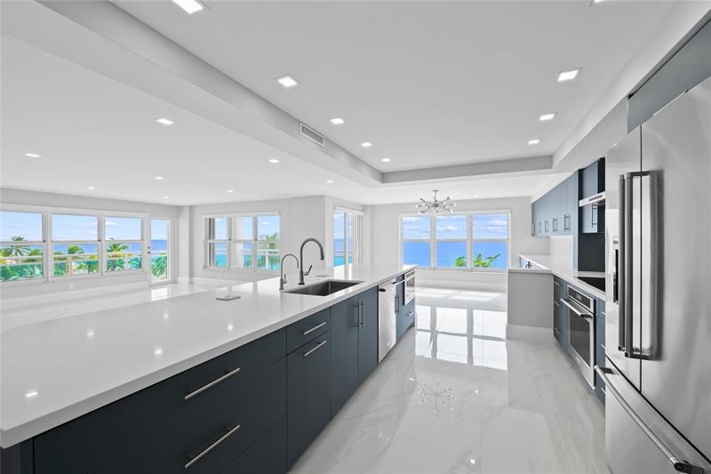 Image 76 of 90 For 3900 Galt Ocean Dr  317