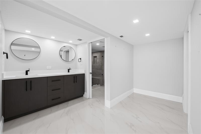 Image 89 of 90 For 3900 Galt Ocean Dr  317