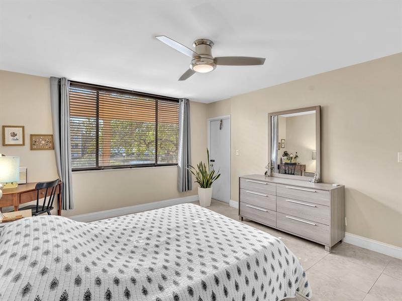 Image 13 of 27 For 8592 Sunrise Blvd  202