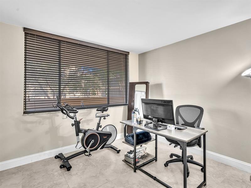 Image 16 of 27 For 8592 Sunrise Blvd  202