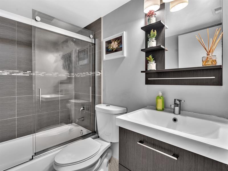 Image 17 of 27 For 8592 Sunrise Blvd  202