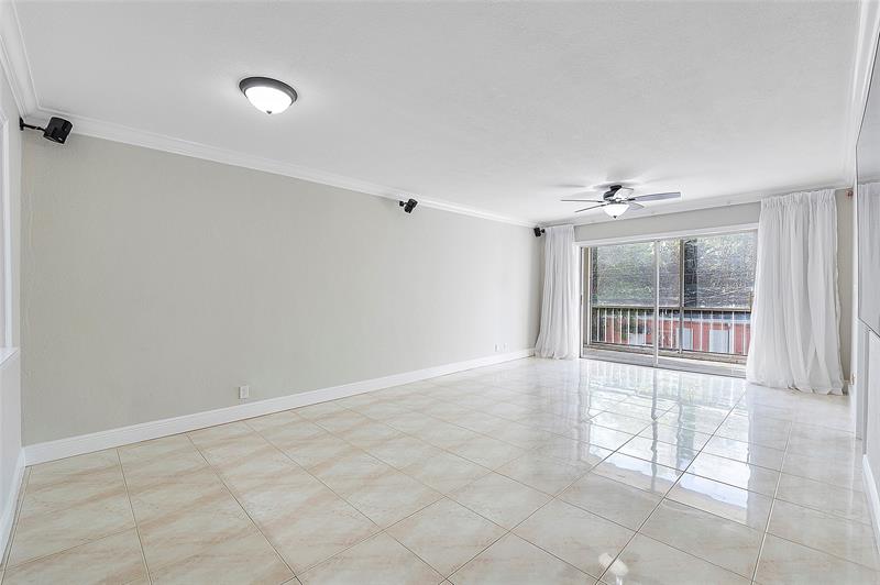 Image 10 of 30 For 1220 3rd St  205