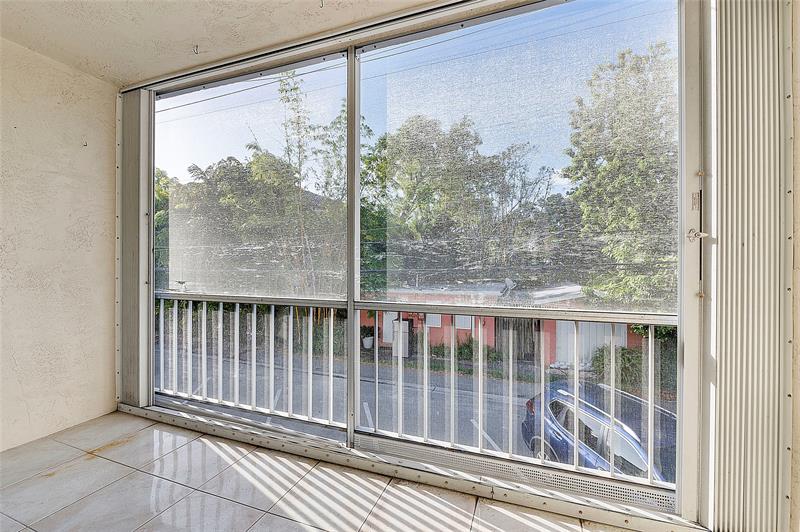 Image 17 of 30 For 1220 3rd St  205