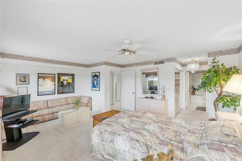 Image 13 of 27 For 5746 Crystal Shores Drive  402