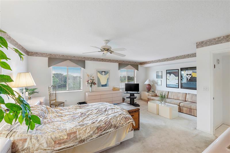 Image 14 of 27 For 5746 Crystal Shores Drive  402