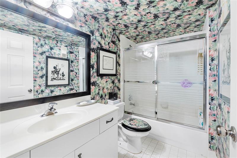 Image 16 of 27 For 5746 Crystal Shores Drive  402