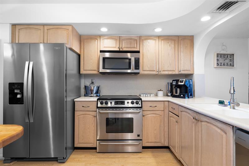 Image 9 of 50 For 510 Ocean Blvd  507