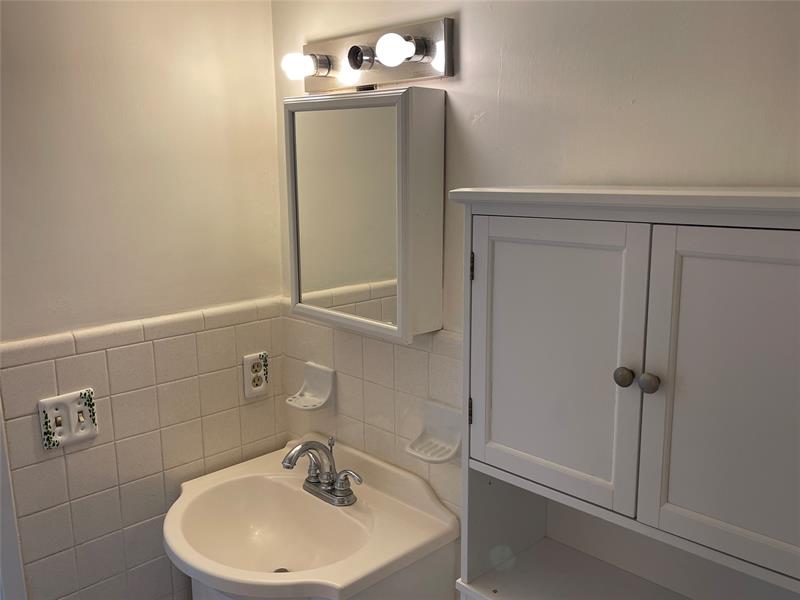 Image 10 of 17 For 2050 39th St  N312