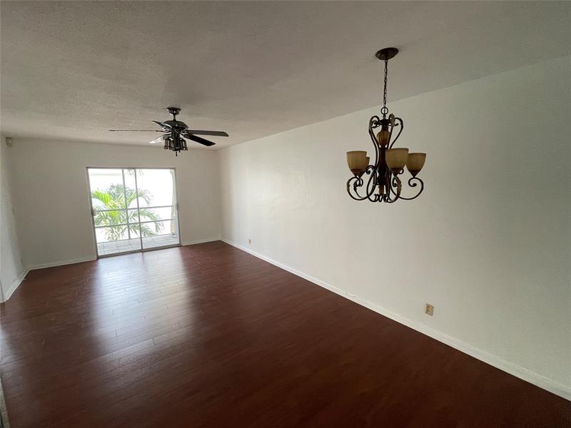 Image 4 of 17 For 2050 39th St  N312