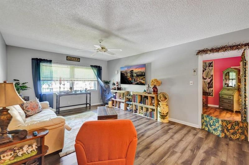 Image 10 of 50 For 860 6th Ave  409