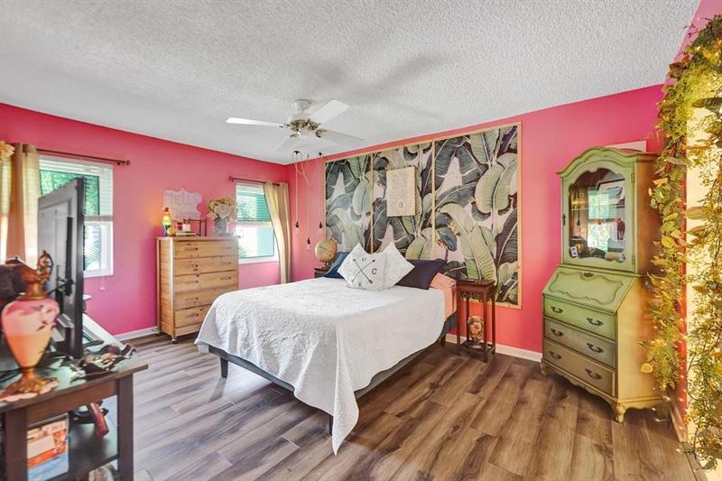Image 15 of 50 For 860 6th Ave  409