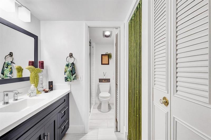 Image 20 of 50 For 860 6th Ave  409