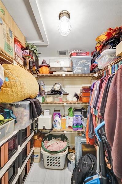 Image 21 of 50 For 860 6th Ave  409