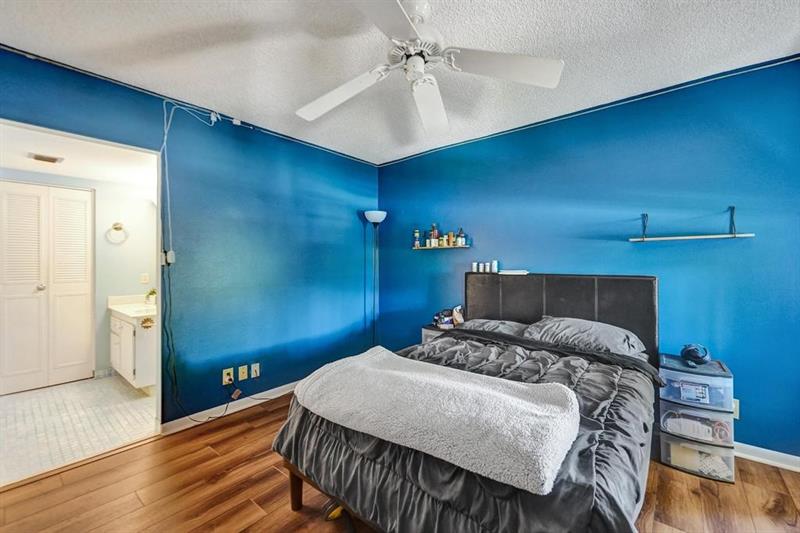Image 31 of 50 For 860 6th Ave  409