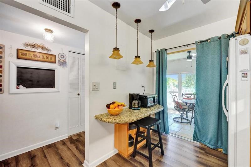 Image 41 of 50 For 860 6th Ave  409