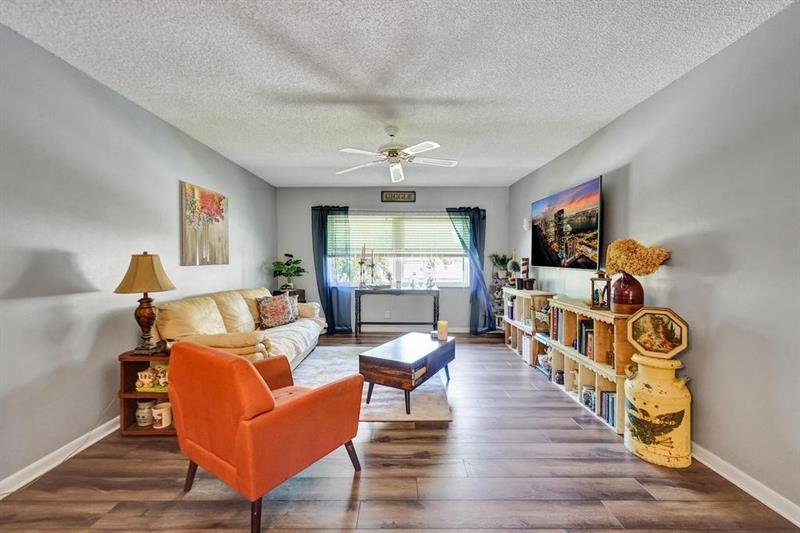 Image 9 of 50 For 860 6th Ave  409