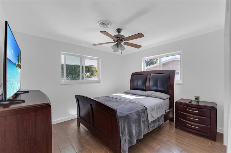 Image 15 of 36 For 2021 32nd Ct
