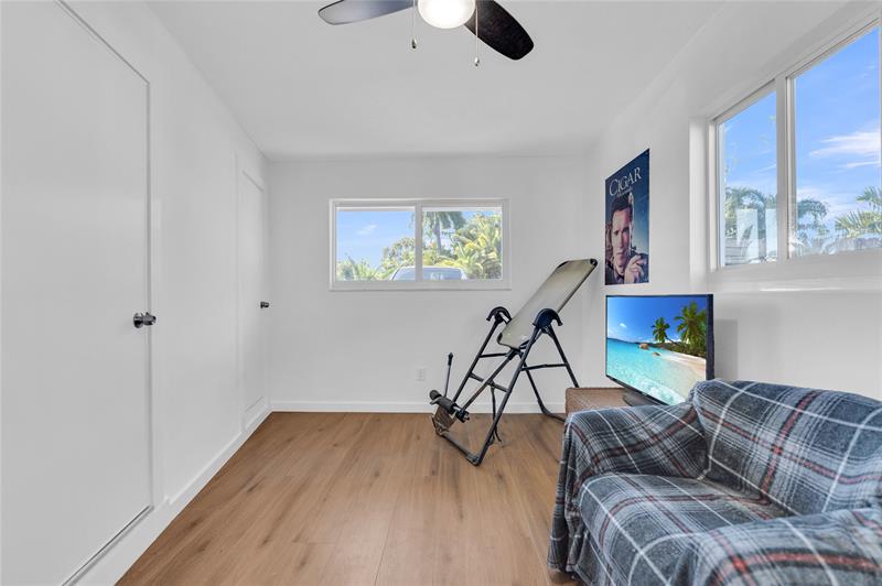 Image 19 of 36 For 2021 32nd Ct