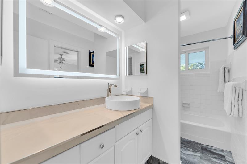 Image 21 of 36 For 2021 32nd Ct