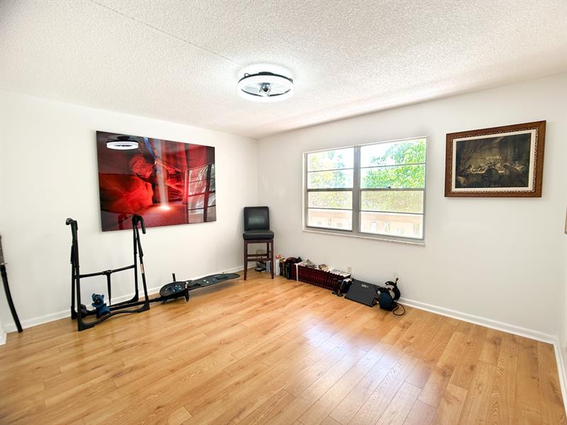 Image 15 of 36 For 4301 Martinique Cir  H2