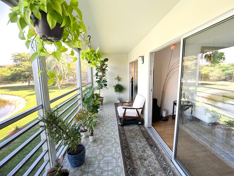 Image 18 of 36 For 4301 Martinique Cir  H2