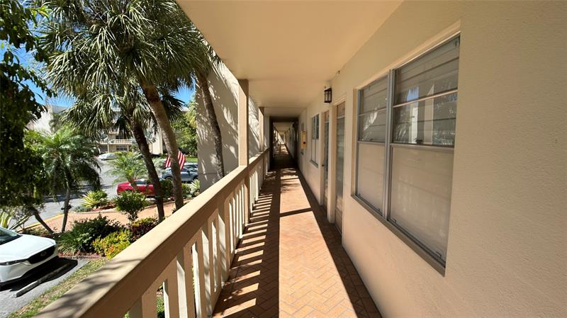 Image 19 of 36 For 4301 Martinique Cir  H2
