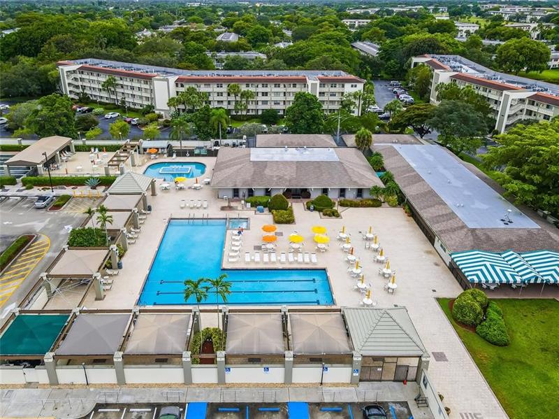 Image 33 of 36 For 4301 Martinique Cir  H2