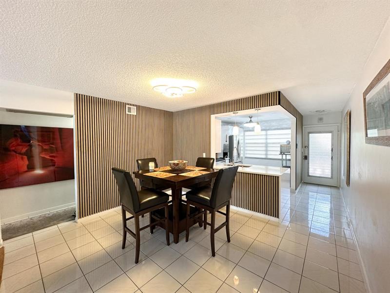 Image 7 of 36 For 4301 Martinique Cir  H2