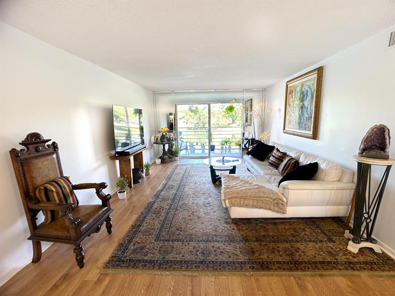 Image 8 of 36 For 4301 Martinique Cir  H2