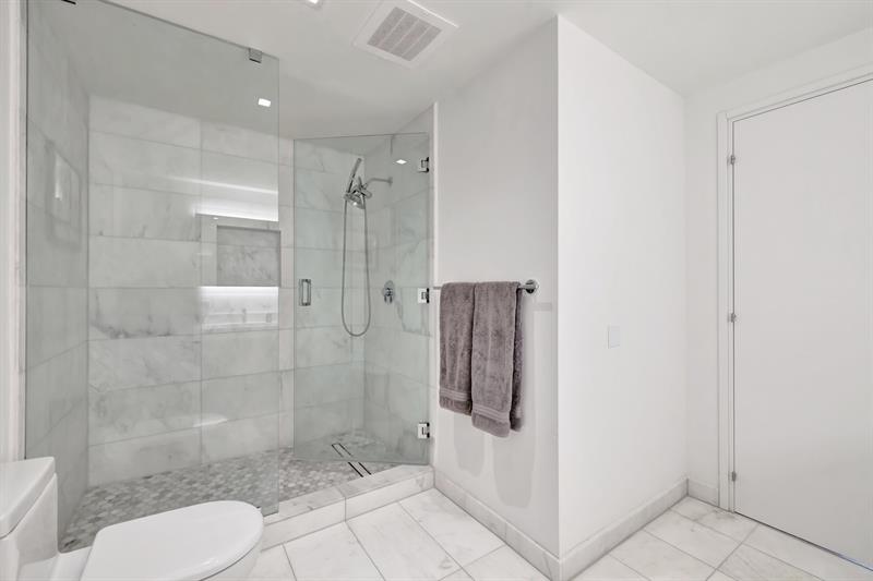 Image 30 of 50 For 401 Birch Rd  510